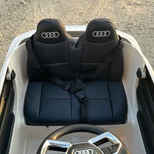 Детская машина M 6133 EBLR-1 Audi белая, четыре мотора фото 18