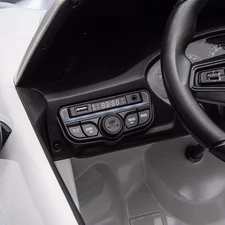 Детская машина на аккумуляторе M 6111 (MP4) EBLR-1 (24V) двухместная, с планшетом, белая фото 92